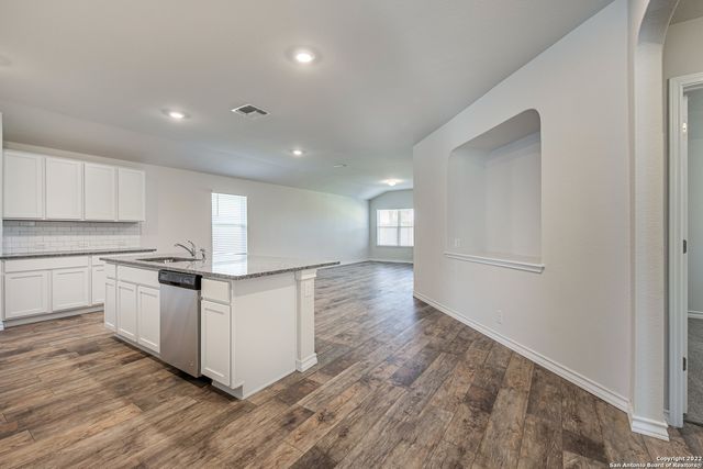 5111 tee box, San Antonio, TX 78261