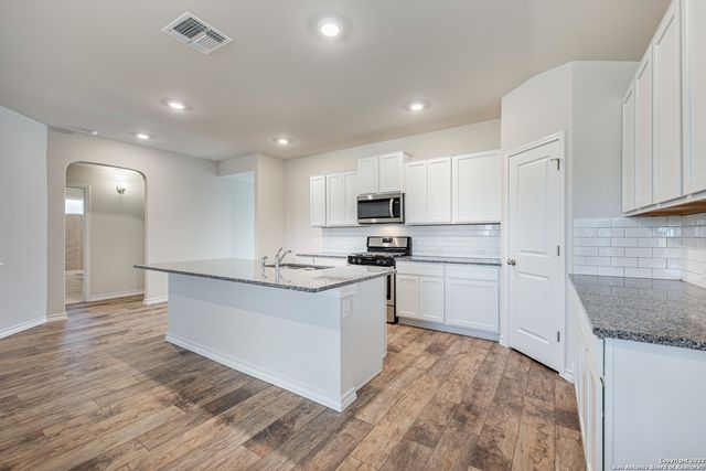 5111 tee box, San Antonio, TX 78261