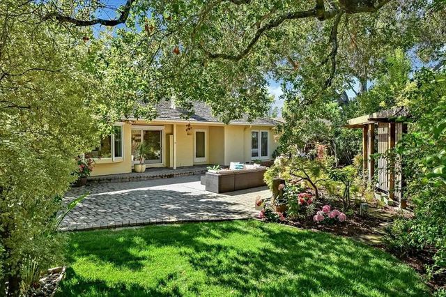 1138 Laureles Drive, Los Altos, CA 94022