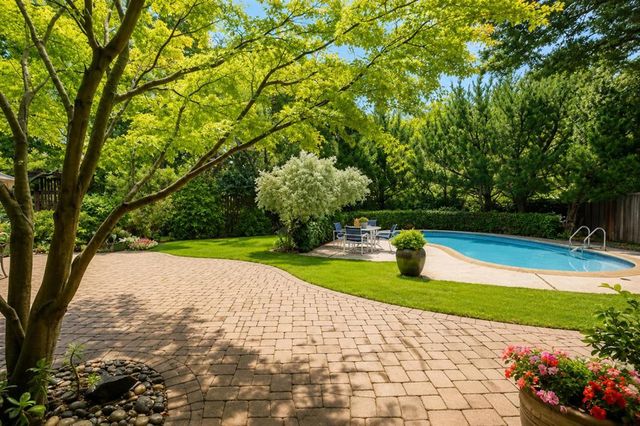 1138 Laureles Drive, Los Altos, CA 94022
