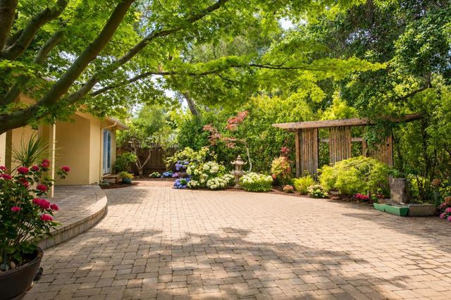 1138 Laureles Drive, Los Altos, CA 94022