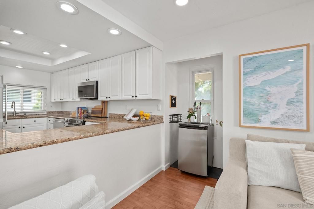 Image 10 of property listing at 3705 Balboa Terrace A, San Diego, CA 92117
