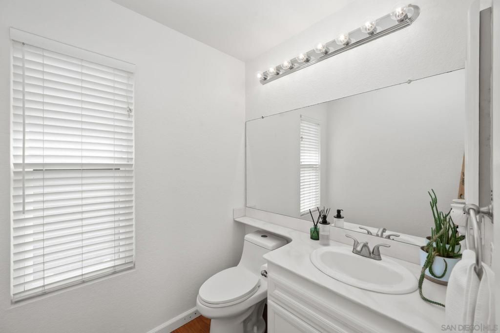 Image 12 of property listing at 3705 Balboa Terrace A, San Diego, CA 92117