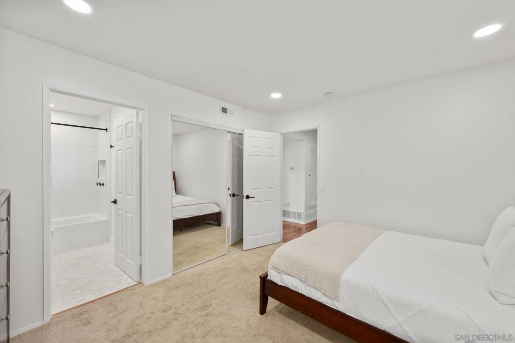 Image 21 of property listing at 3705 Balboa Terrace A, San Diego, CA 92117
