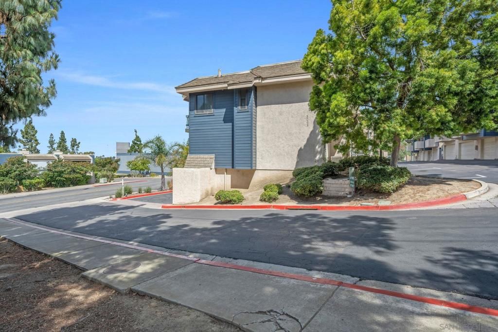 Image 26 of property listing at 3705 Balboa Terrace A, San Diego, CA 92117