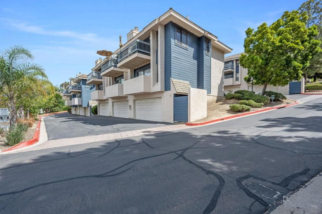 Image 27 of property listing at 3705 Balboa Terrace A, San Diego, CA 92117