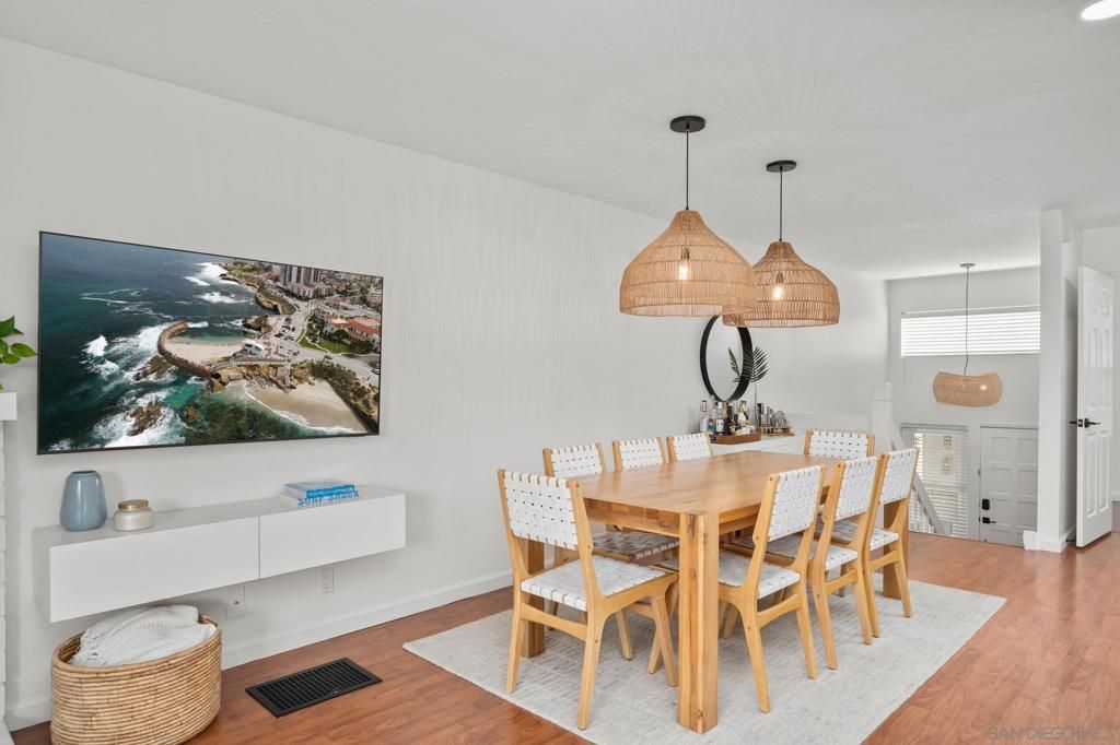 Image 3 of property listing at 3705 Balboa Terrace A, San Diego, CA 92117