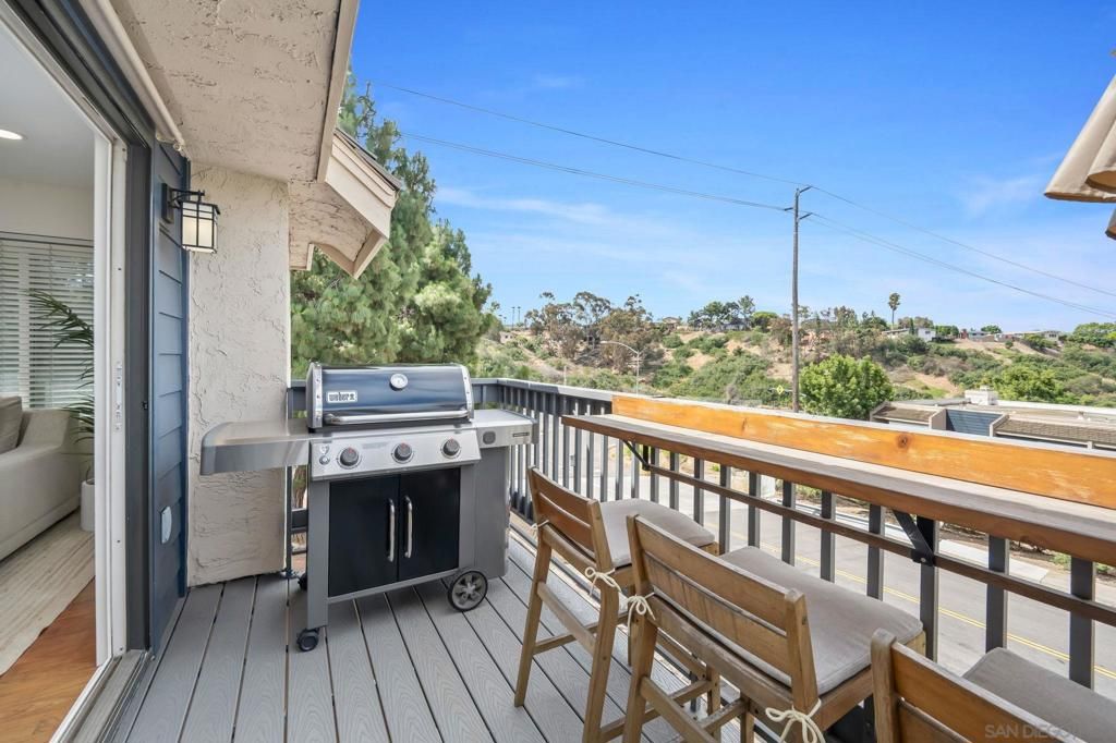 Image 6 of property listing at 3705 Balboa Terrace A, San Diego, CA 92117