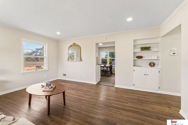 6044 Ruggles Street, Omaha, NE 68104