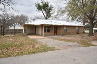 608 Wilkes ST, Smithville, TX 78957