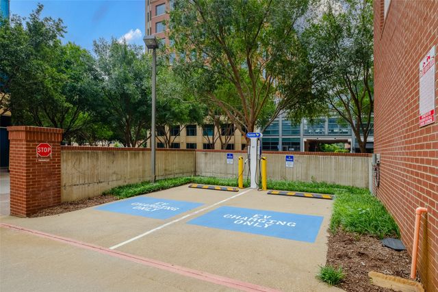 5055 Addison Circle 209, Addison, TX 75001