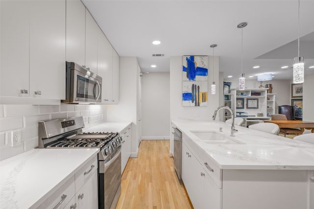 5055 Addison Circle 209, Addison, TX 75001