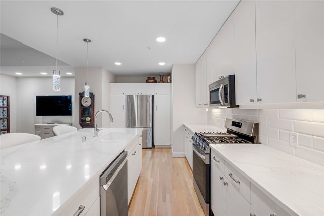 5055 Addison Circle 209, Addison, TX 75001