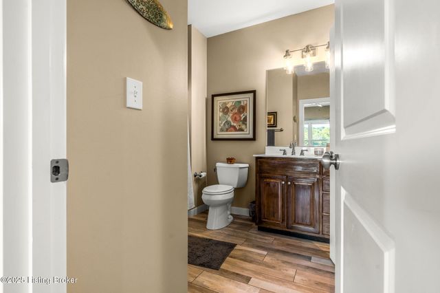 1916 Rivers Landing Dr, Prospect, KY 40059