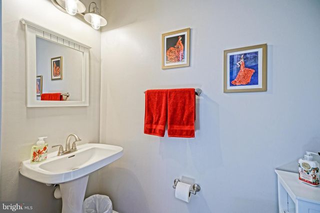 4 JOHN HALL DR, Ocean View, DE 19970