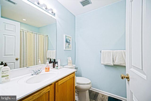 4 JOHN HALL DR, Ocean View, DE 19970