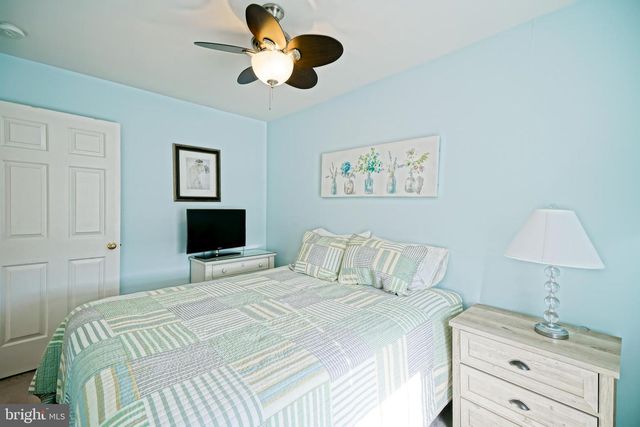 4 JOHN HALL DR, Ocean View, DE 19970