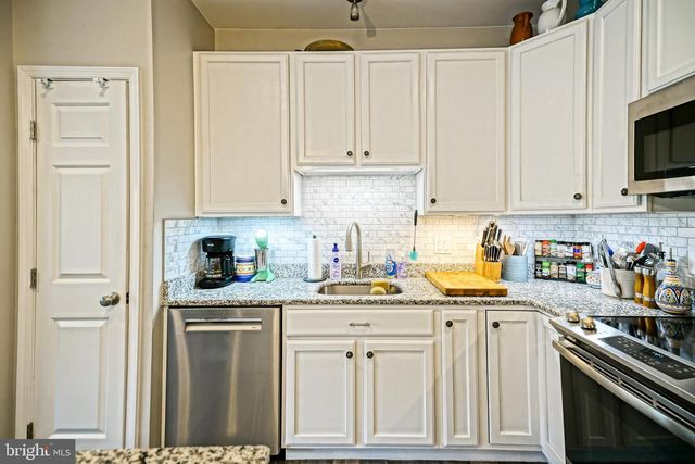 4 JOHN HALL DR, Ocean View, DE 19970