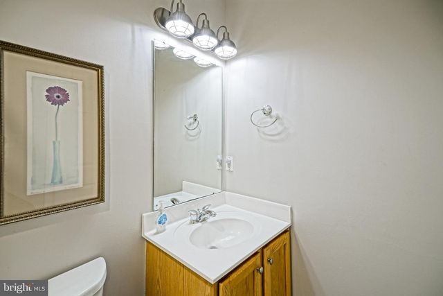 4 JOHN HALL DR, Ocean View, DE 19970