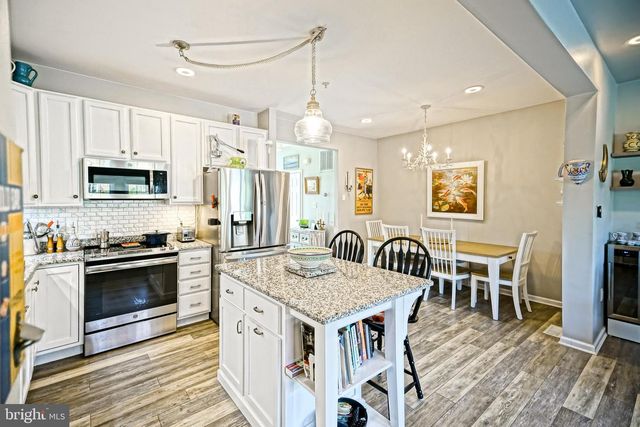 4 JOHN HALL DR, Ocean View, DE 19970