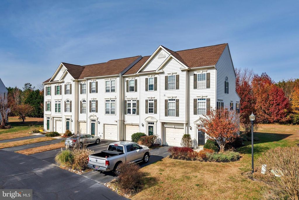 4 JOHN HALL DR, Ocean View, DE 19970