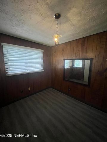 3001 FOREST Boulevard, Jacksonville, FL 32246