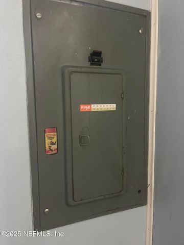 3001 FOREST Boulevard, Jacksonville, FL 32246