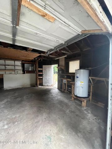 3001 FOREST Boulevard, Jacksonville, FL 32246