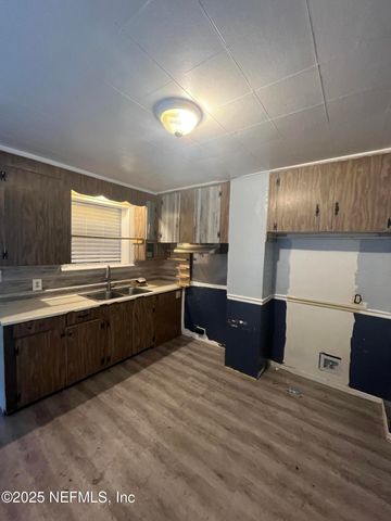 3001 FOREST Boulevard, Jacksonville, FL 32246