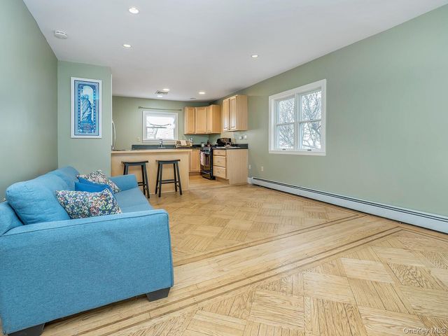 32 9th Avenue, Sea Cliff, NY 11579