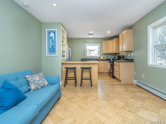 32 9th Avenue, Sea Cliff, NY 11579