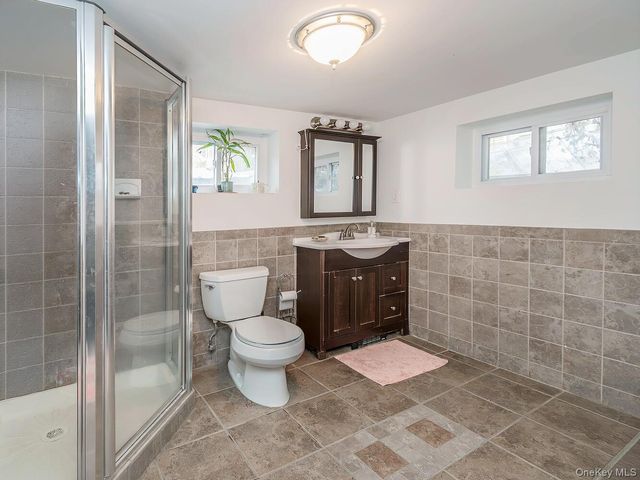 32 9th Avenue, Sea Cliff, NY 11579