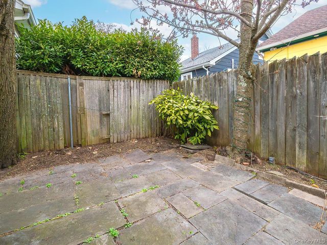 32 9th Avenue, Sea Cliff, NY 11579