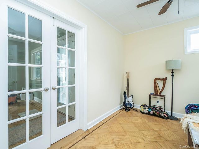 32 9th Avenue, Sea Cliff, NY 11579