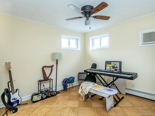 32 9th Avenue, Sea Cliff, NY 11579