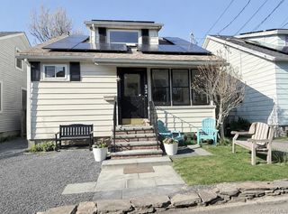 32 9th Avenue, Sea Cliff, NY 11579