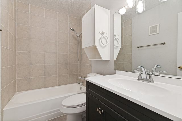 5522 Boca Raton Boulevard 404, Fort Worth, TX 76112