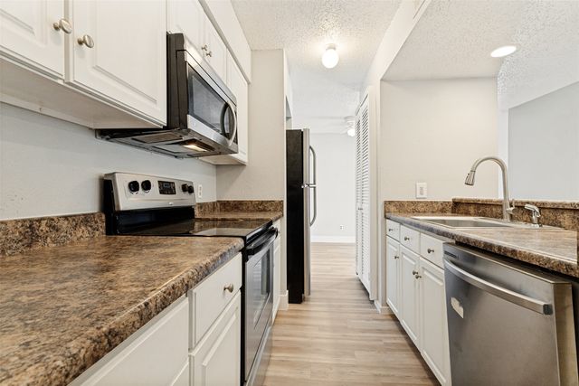 5522 Boca Raton Boulevard 404, Fort Worth, TX 76112