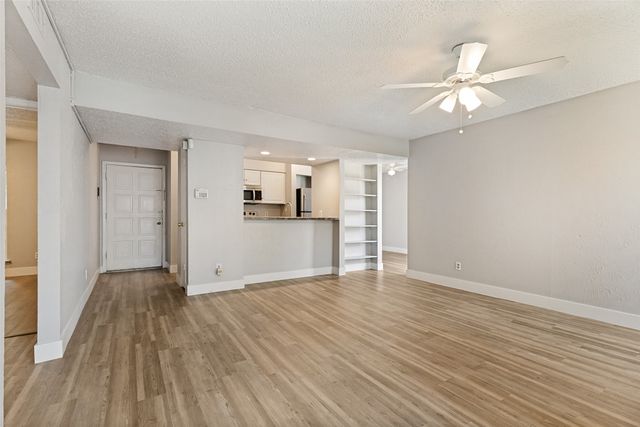 5522 Boca Raton Boulevard 404, Fort Worth, TX 76112
