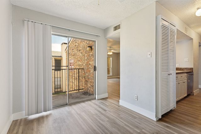 5522 Boca Raton Boulevard 404, Fort Worth, TX 76112