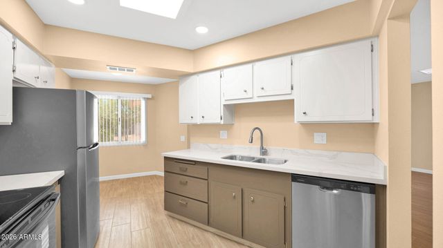 19445 N STAR RIDGE Drive, Sun City West, AZ 85375