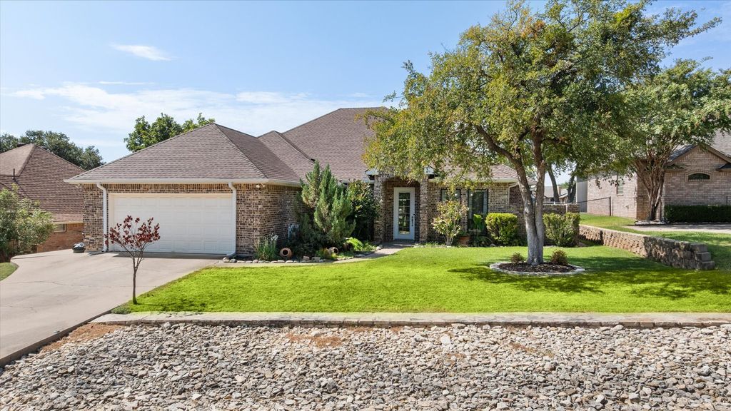 8712 Bellechase Road, Granbury, TX 76049