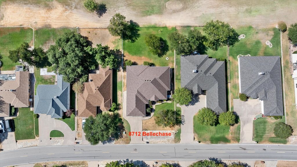 8712 Bellechase Road, Granbury, TX 76049 — photo 2