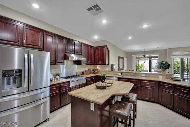 9046 Barium Rock Avenue, Las Vegas, NV 89143