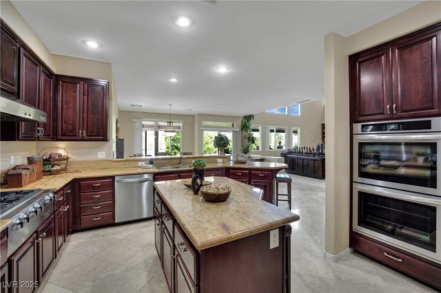 9046 Barium Rock Avenue, Las Vegas, NV 89143