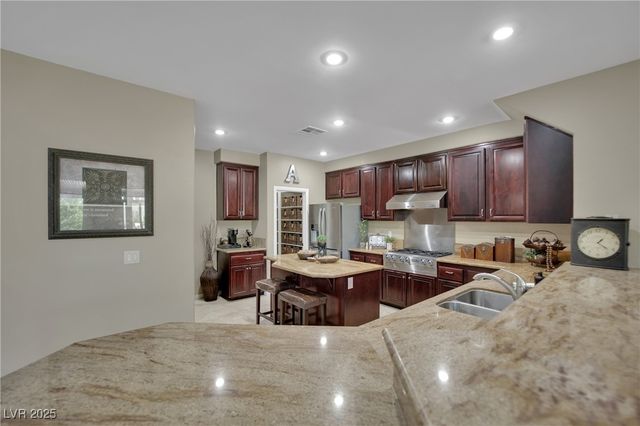 9046 Barium Rock Avenue, Las Vegas, NV 89143