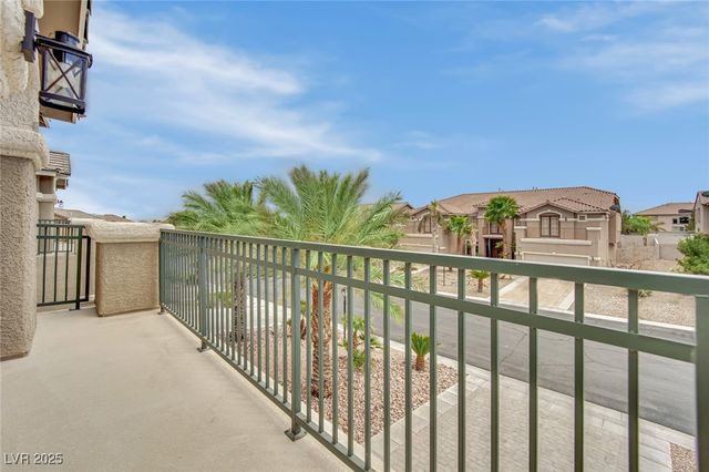 9046 Barium Rock Avenue, Las Vegas, NV 89143