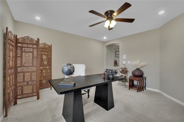 9046 Barium Rock Avenue, Las Vegas, NV 89143