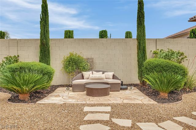 9046 Barium Rock Avenue, Las Vegas, NV 89143