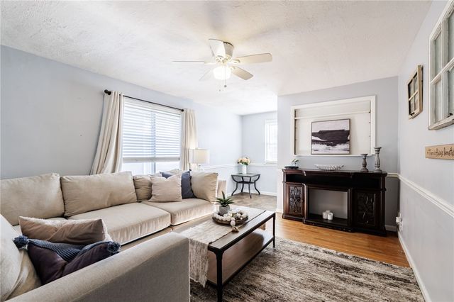 300 Mosley Road, Greece, NY 14616